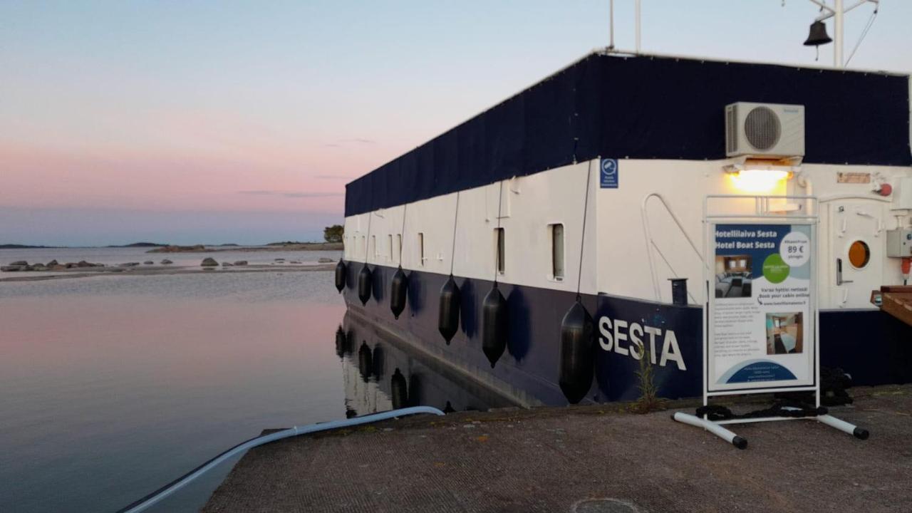 Hotellilaiva Sesta ハンコ エクステリア 写真